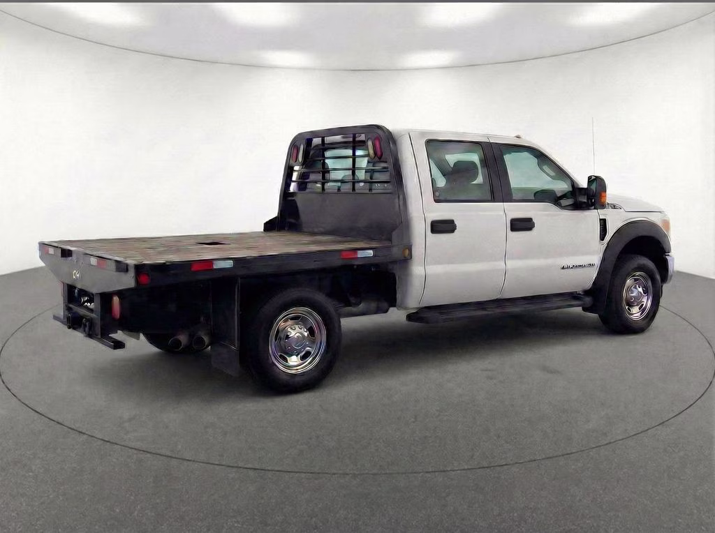 2018 Oxford White Ford Super Duty F-550 DRW XL 4X4 Chassis