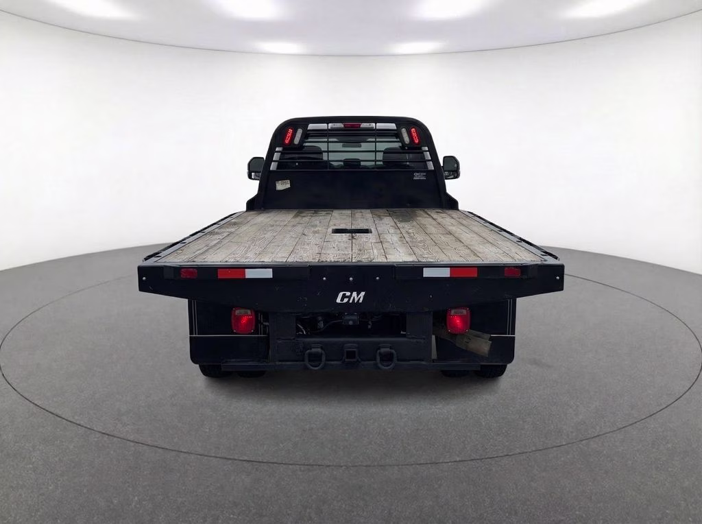2018 Oxford White Ford Super Duty F-550 DRW XL 4X4 Chassis