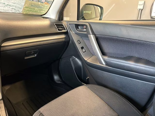 2017 Ice Silver Metallic Subaru Forester 2.5i Premium AWD SUV