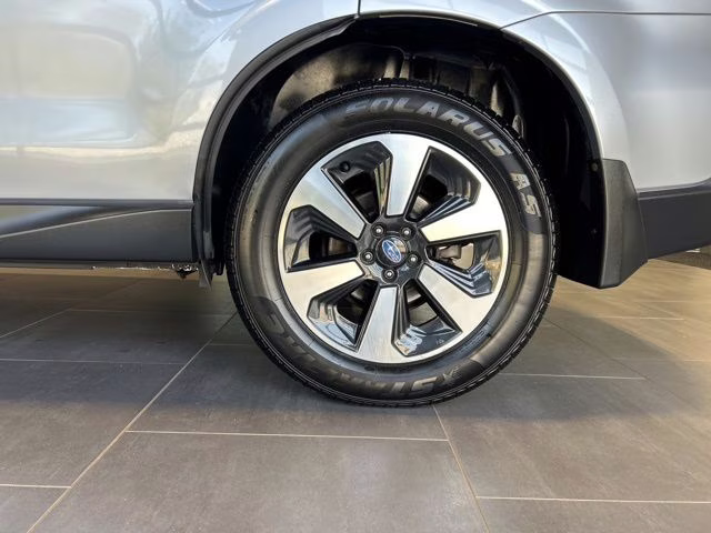 2017 Ice Silver Metallic Subaru Forester 2.5i Premium AWD SUV