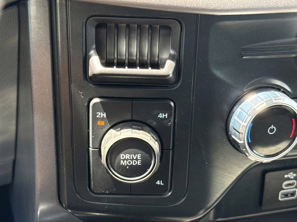 2025 Agate Black Metallic Ford F-150 XLT w/ LIFTKIT 4X4 Truck