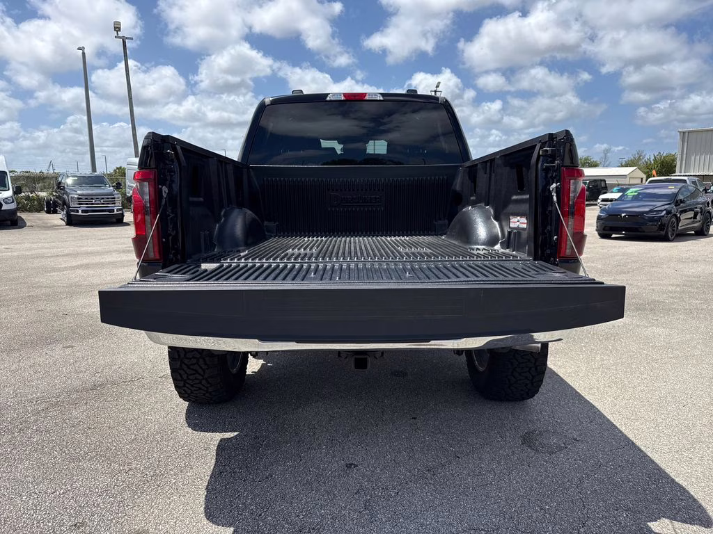 2025 Agate Black Metallic Ford F-150 XLT w/ LIFTKIT 4X4 Truck