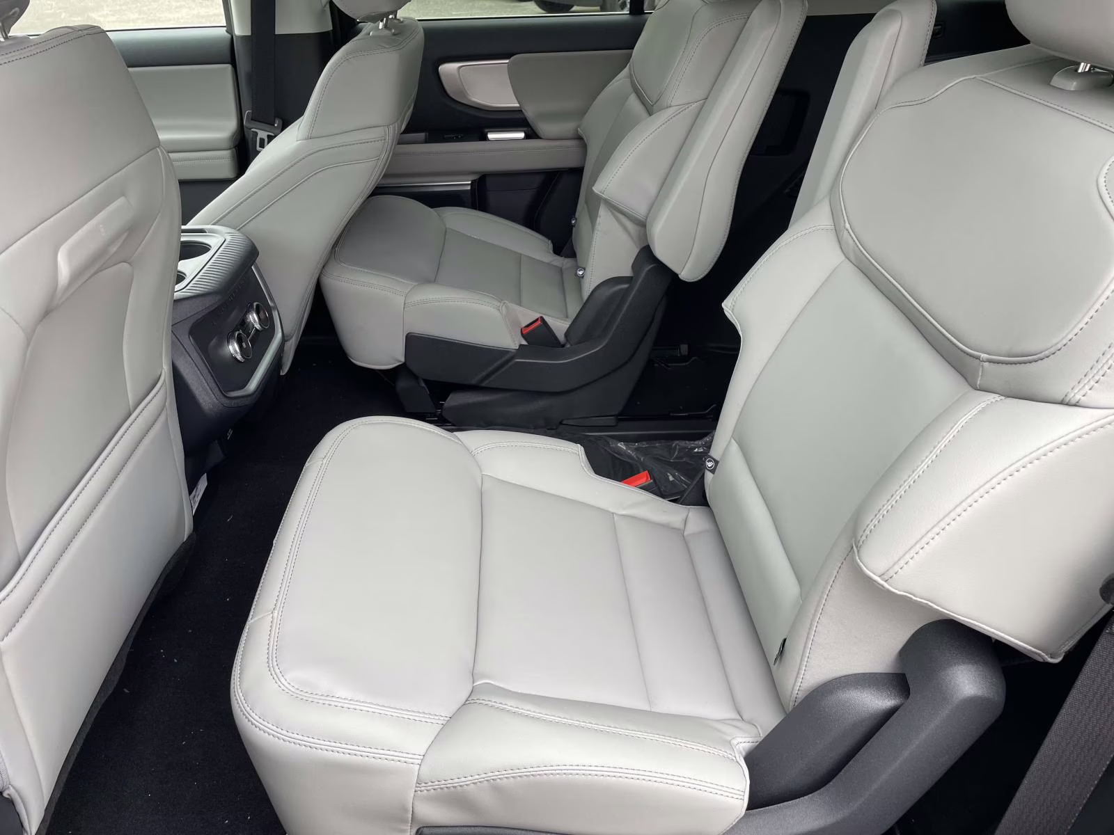 2026 Agate Black Metallic Ford Expedition Active RWD SUV