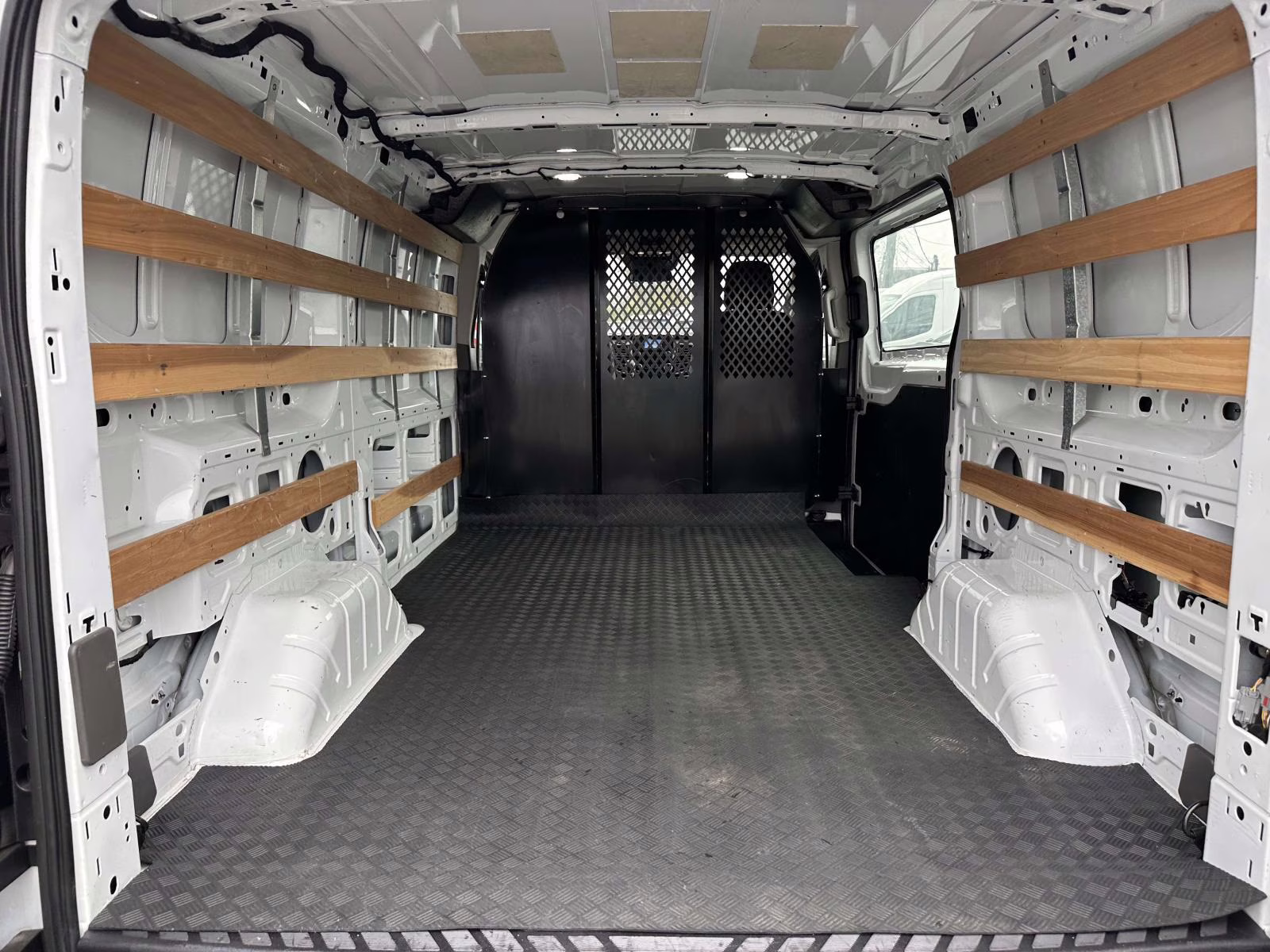 2024 Oxford White Ford Transit Cargo Van T-250 130 Low Rf 9070 GVWR RWD RWD Van