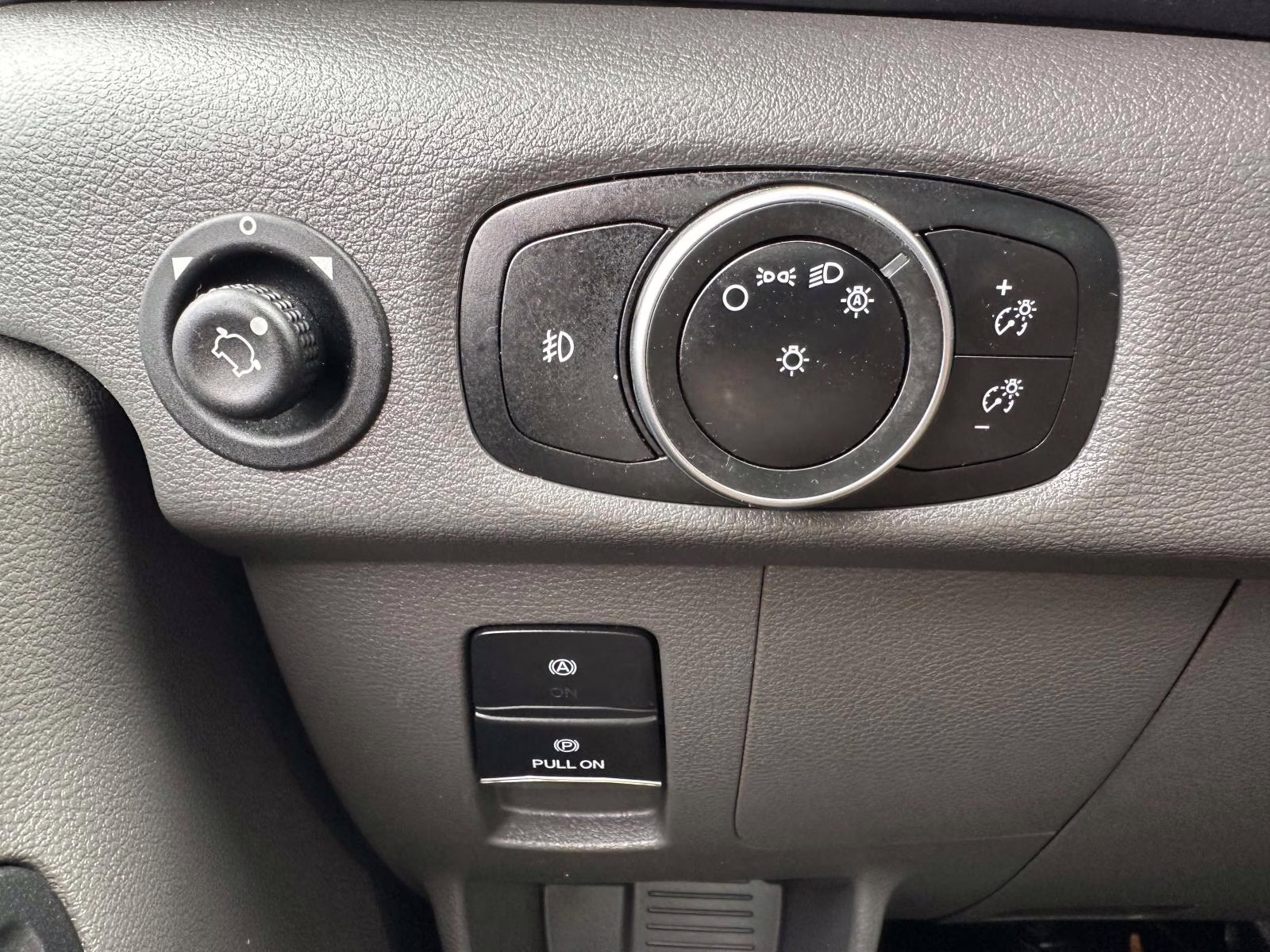 2024 Oxford White Ford Transit Cargo Van T-250 130 Low Rf 9070 GVWR RWD RWD Van