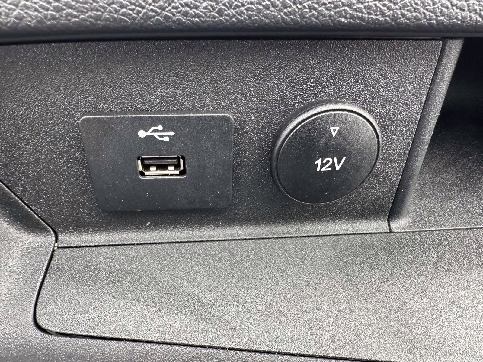 2024 Oxford White Ford Transit Cargo Van T-250 130 Low Rf 9070 GVWR RWD RWD Van