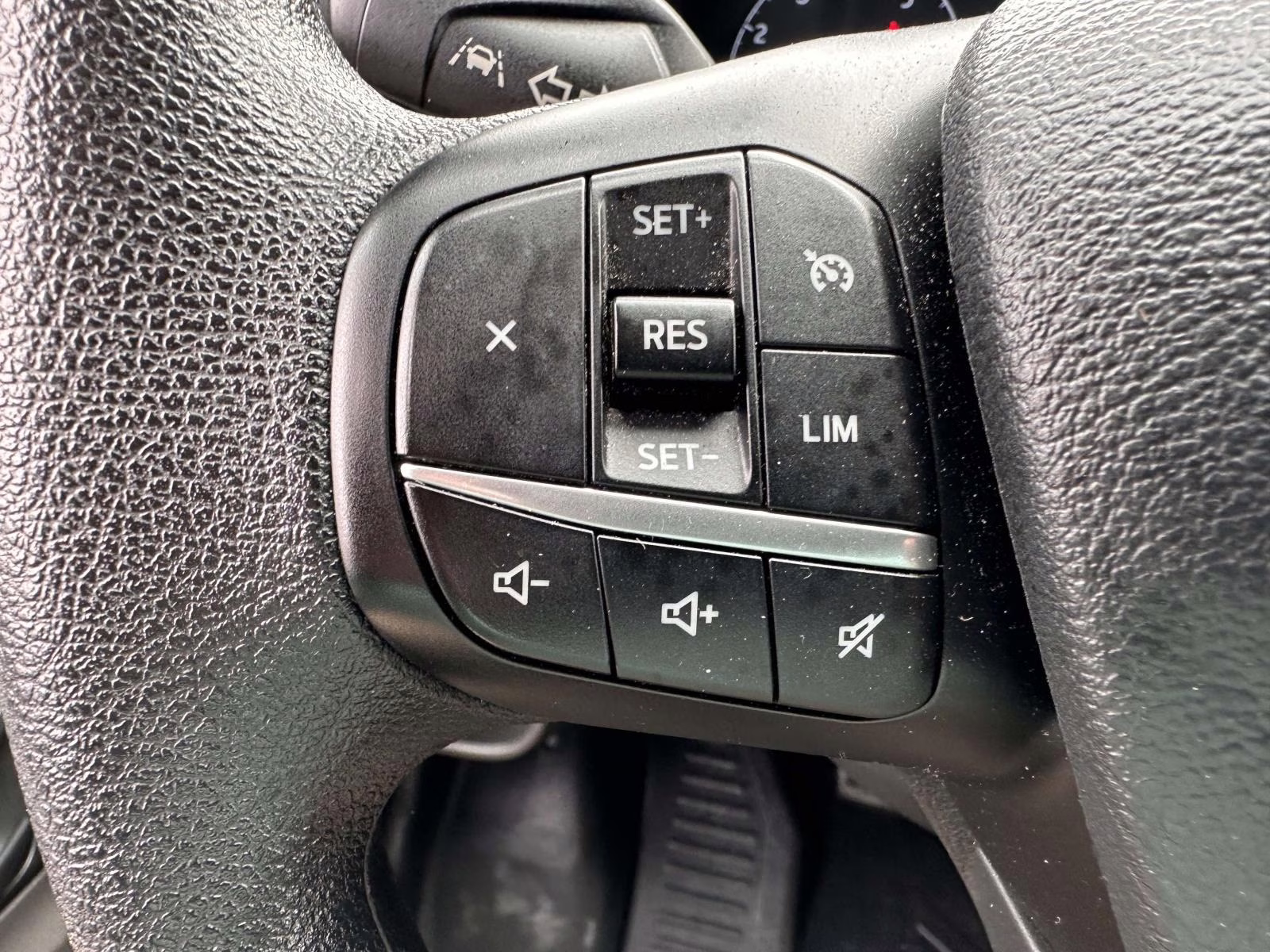 2024 Oxford White Ford Transit Cargo Van T-250 130 Low Rf 9070 GVWR RWD RWD Van