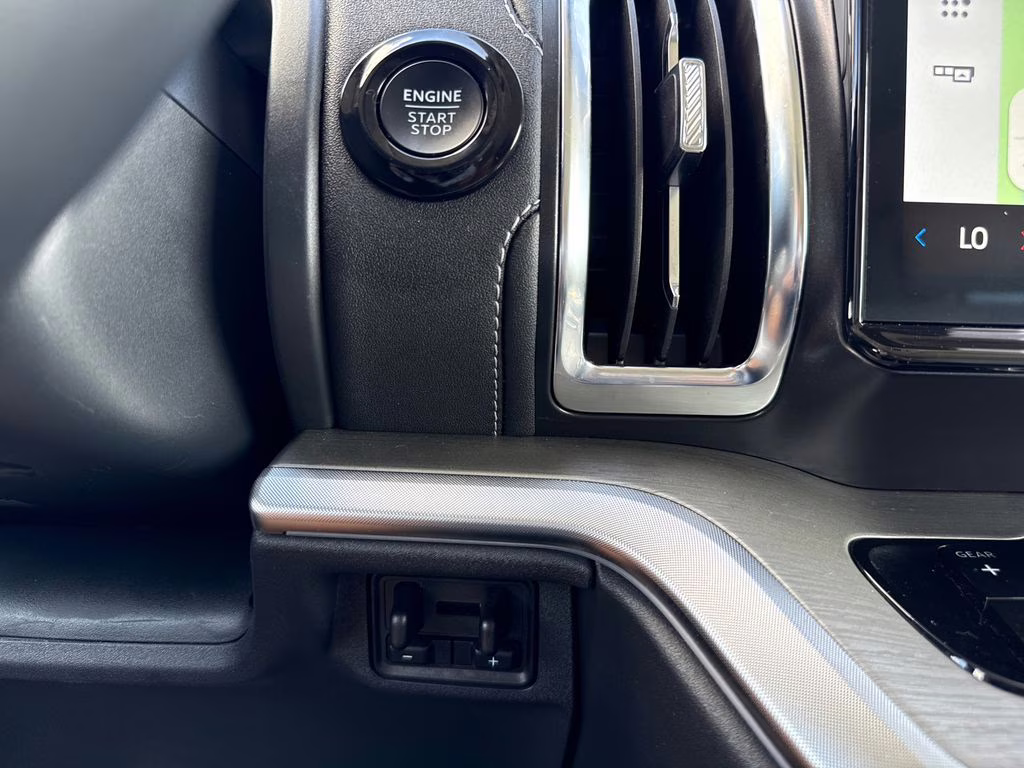 2025 Star White Metallic Tri-Coat Ford Expedition Max Platinum 4X4 SUV