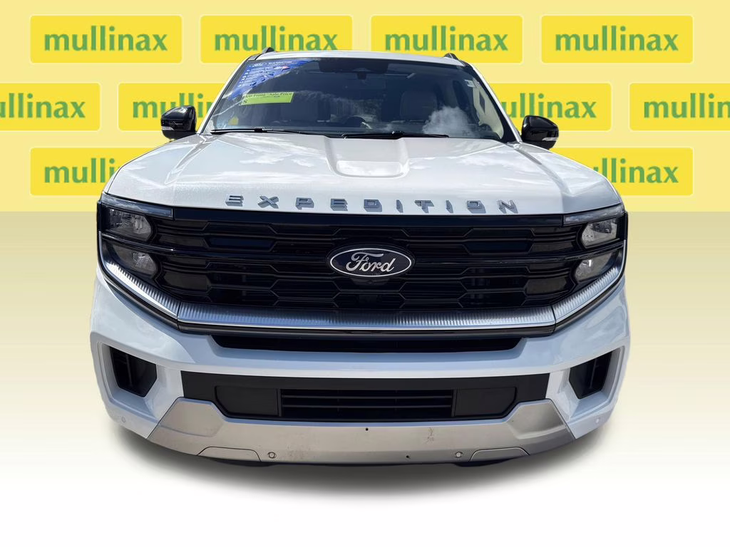 2025 Star White Metallic Tri-Coat Ford Expedition Max Platinum 4X4 SUV