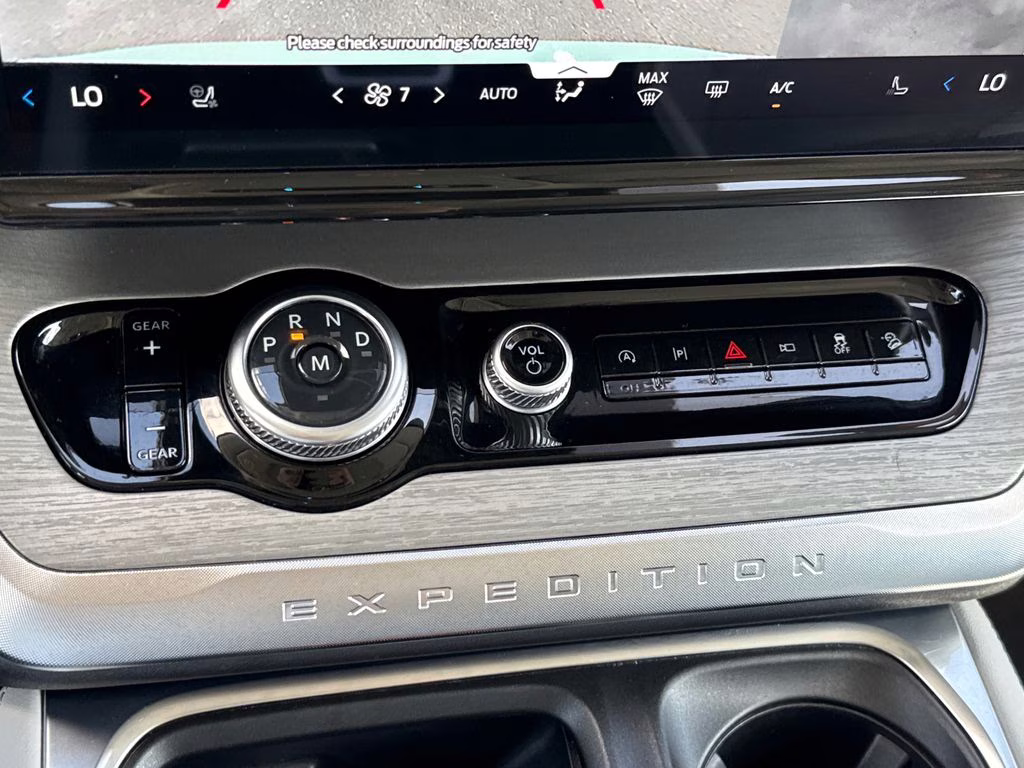 2025 Star White Metallic Tri-Coat Ford Expedition Max Platinum 4X4 SUV