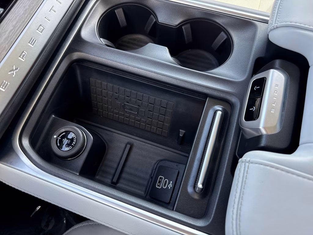 2025 Star White Metallic Tri-Coat Ford Expedition Max Platinum 4X4 SUV