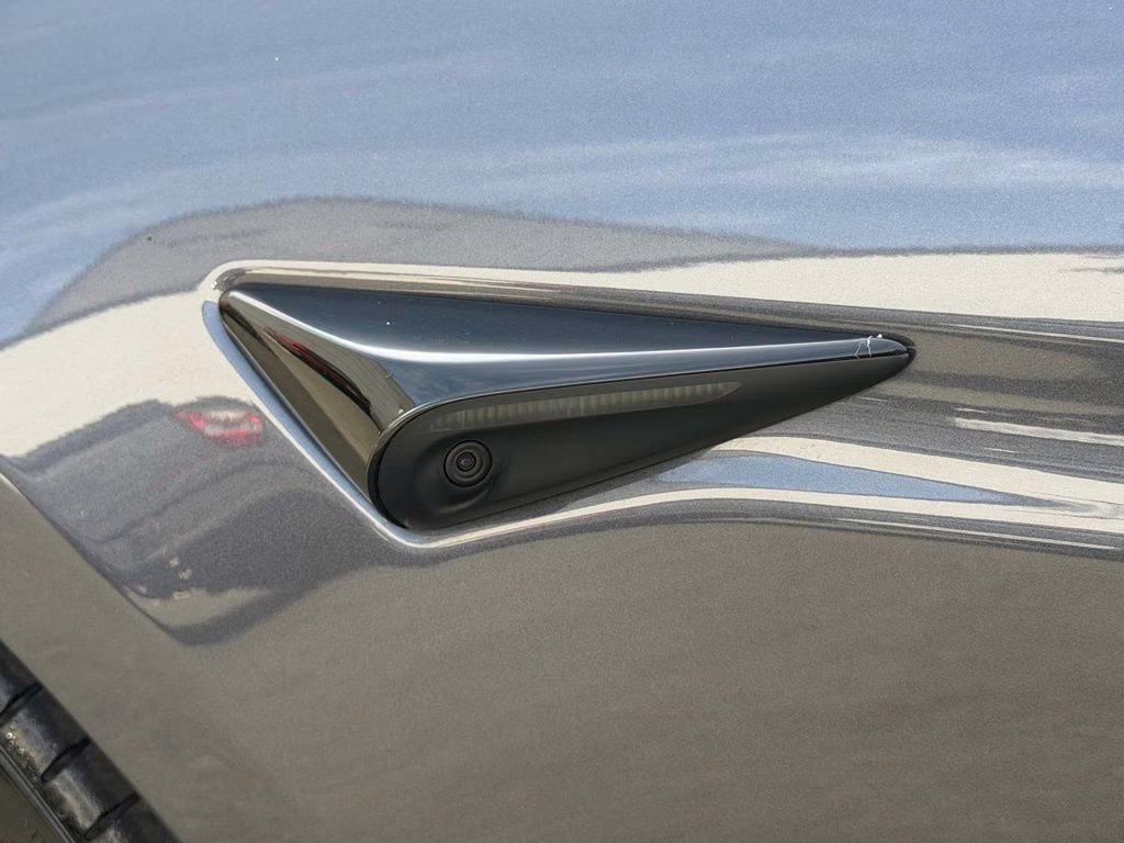 2022 Midnight Silver Metallic Tesla Model S Plaid AWD Hatchback