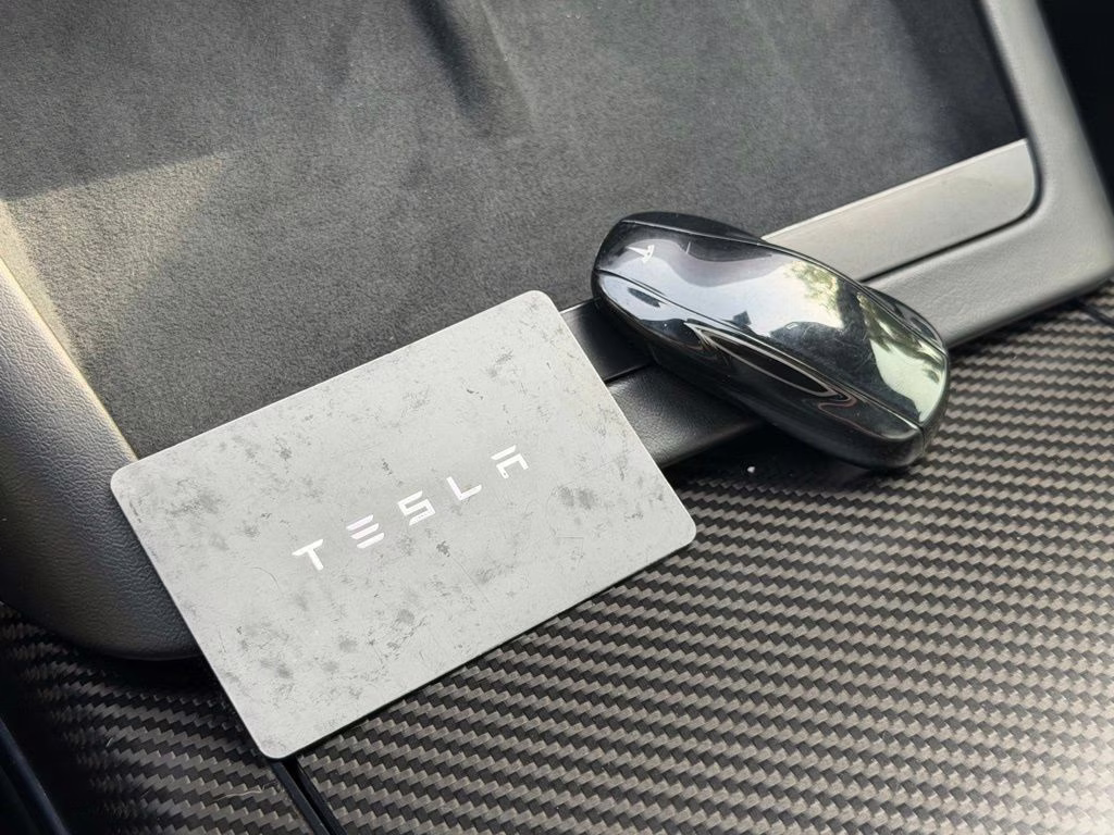 2022 Midnight Silver Metallic Tesla Model S Plaid AWD Hatchback