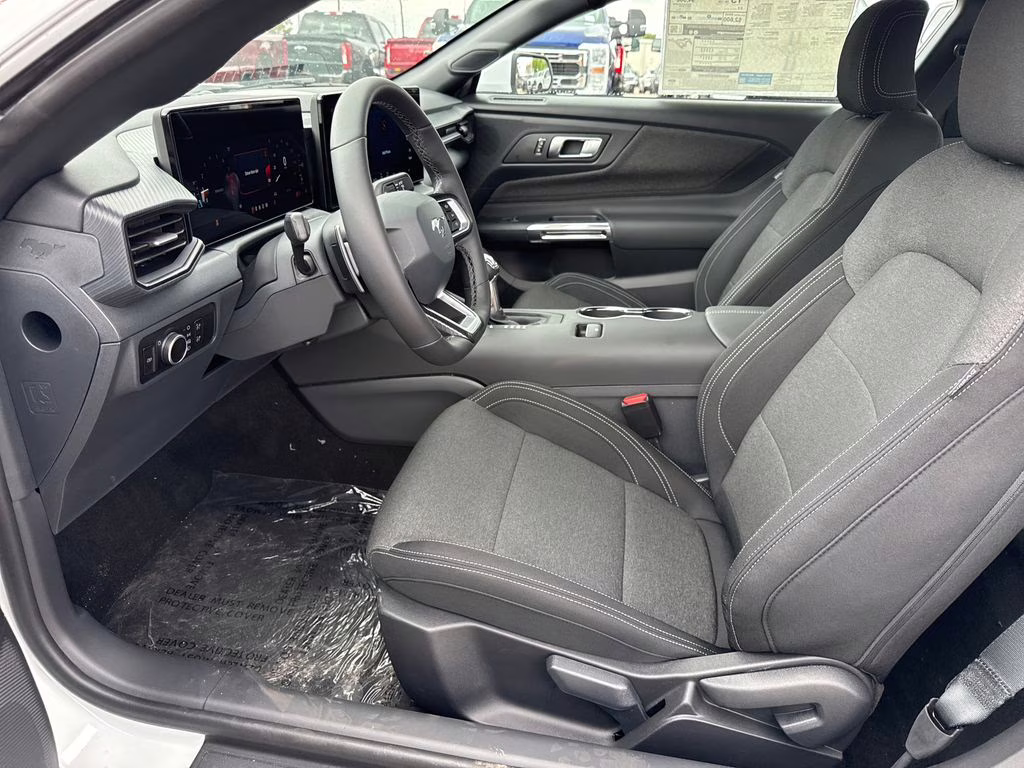 2026 Oxford White Ford Mustang GT RWD Coupe