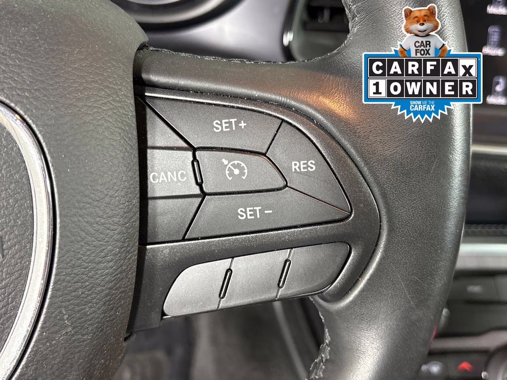 2015 Billet Silver Metallic Clearcoat Dodge Challenger R/T RWD Coupe