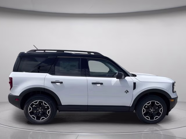 2026 Oxford White Ford Bronco Sport Outer Banks 4X4 SUV