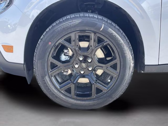 2026 Space White Metallic Ford Maverick LARIAT AWD Truck