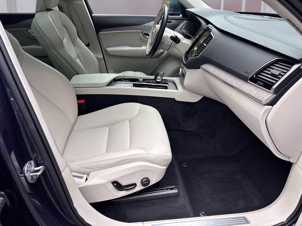 2024 Blue Volvo XC90 B6 Plus Bright Theme AWD SUV