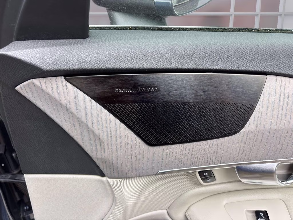 2024 Blue Volvo XC90 B6 Plus Bright Theme AWD SUV