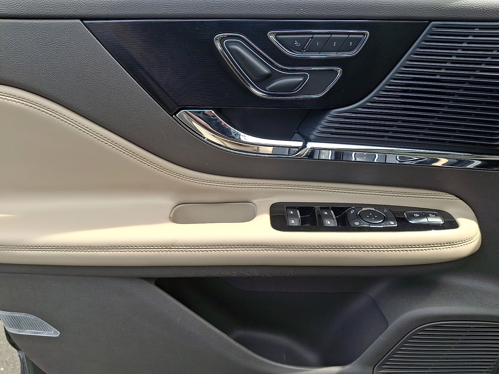 2020 Magnetic Gray Lincoln Corsair Standard AWD