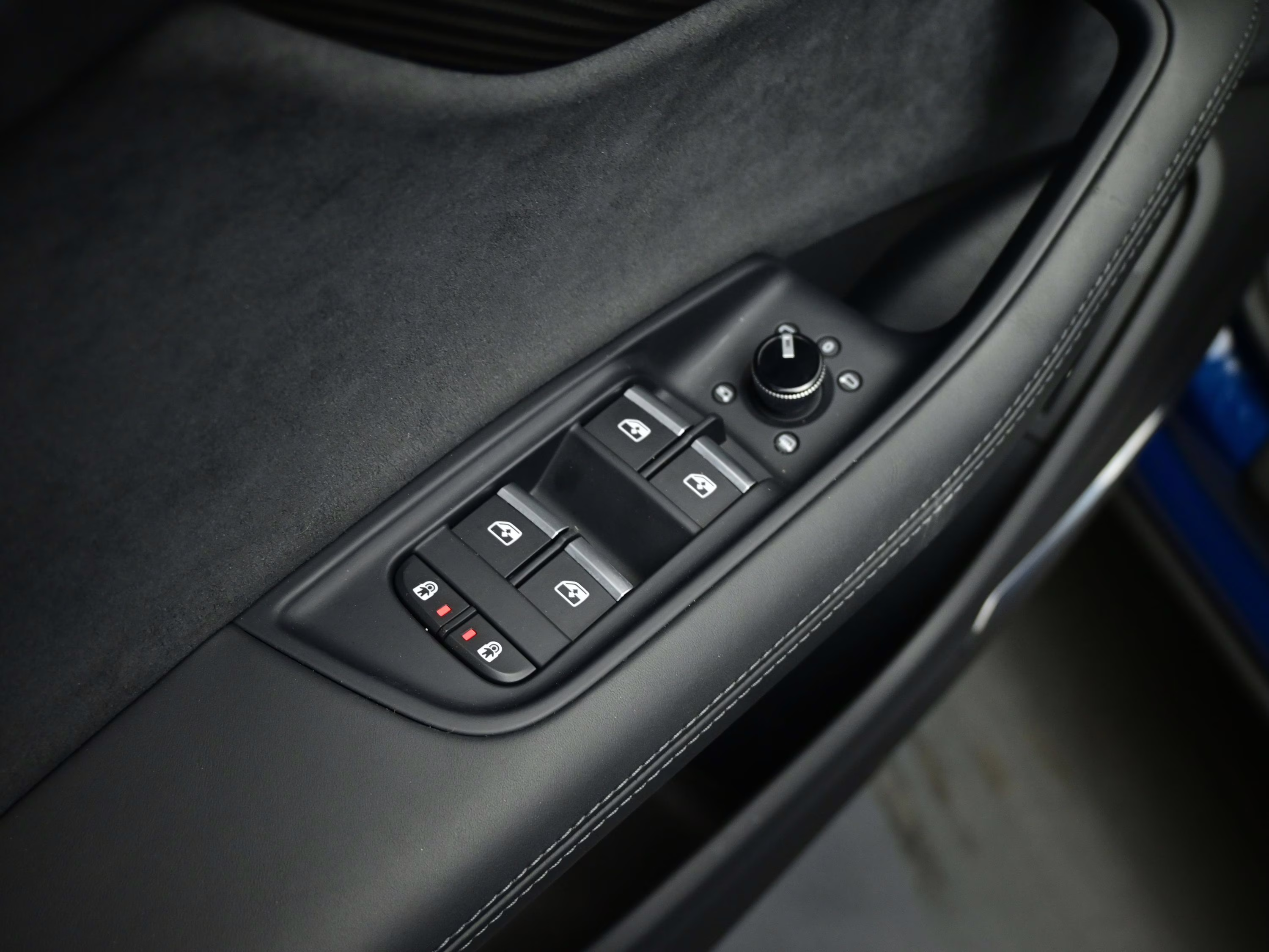 2025 Ascari Blue Metallic Audi RS Q8 performance 4.0T AWD SUV