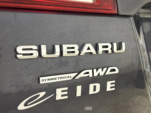 2017 Carbide Gray Metallic Subaru Outback 2.5i Premium AWD SUV