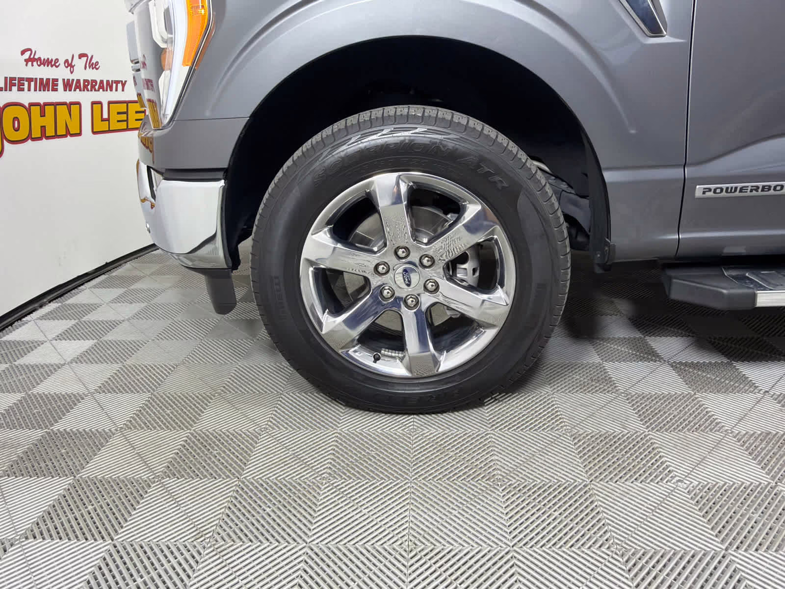 2023 Carbonized Gray Metallic Ford F-150 LARIAT 4X4 Truck