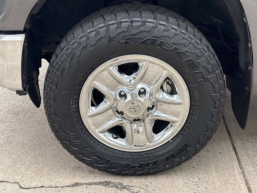 2017 Magnetic Gray Metallic Toyota Tundra SR5 4X4 Truck