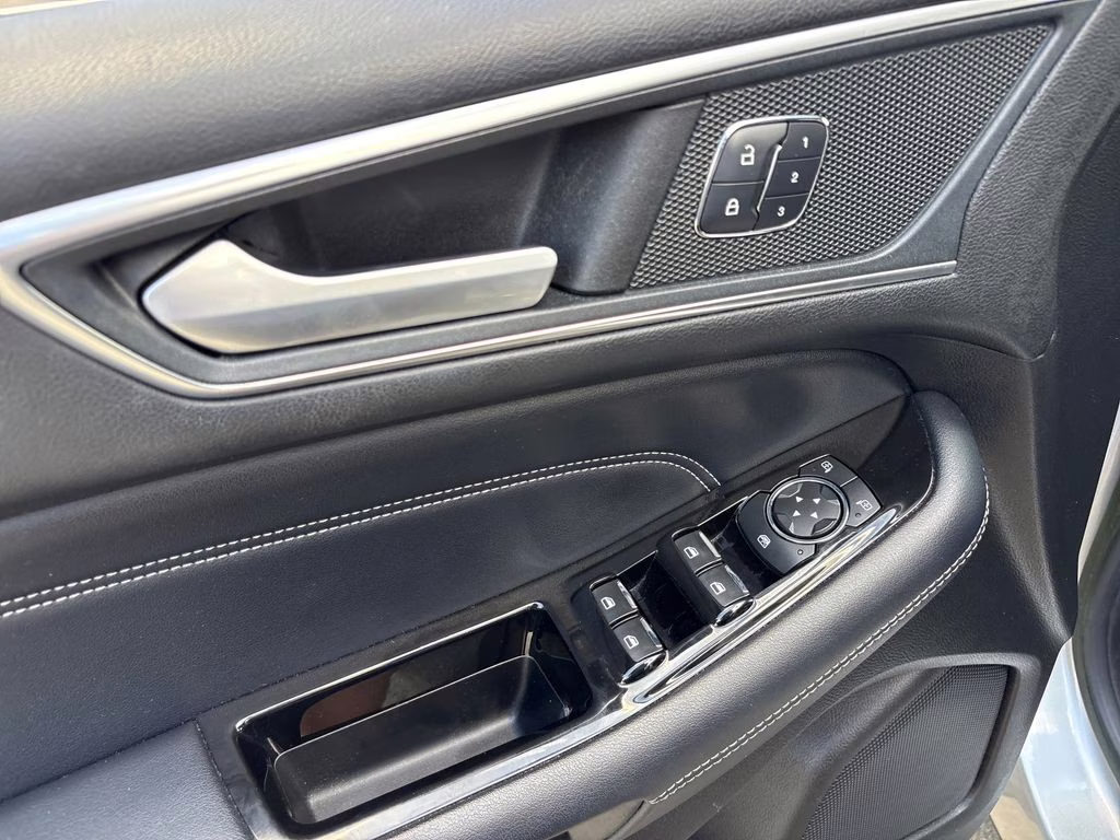 2018 Ingot Silver Ford Edge Titanium FWD SUV