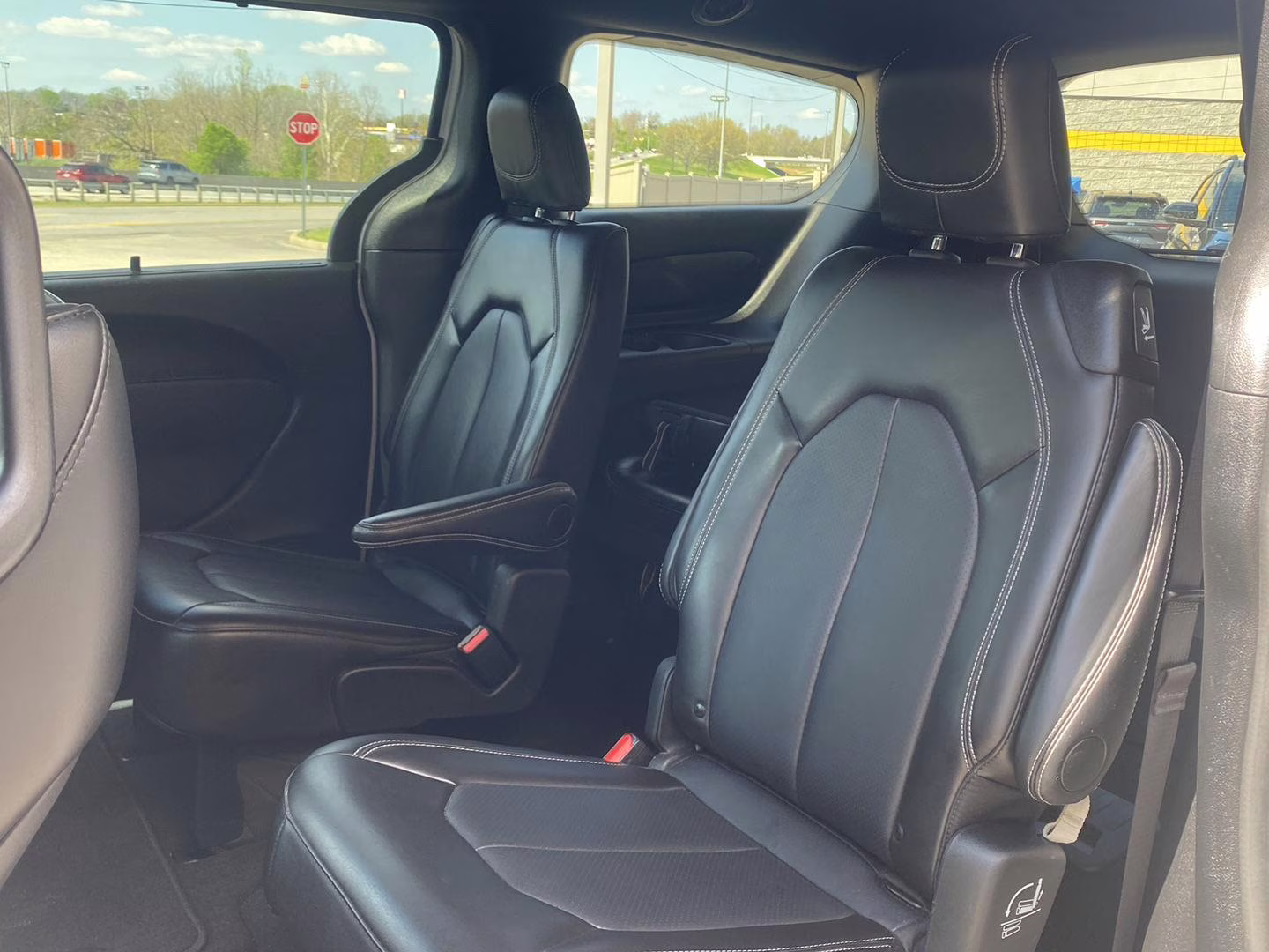 2025 Bright White Clearcoat Chrysler Pacifica Select FWD Van