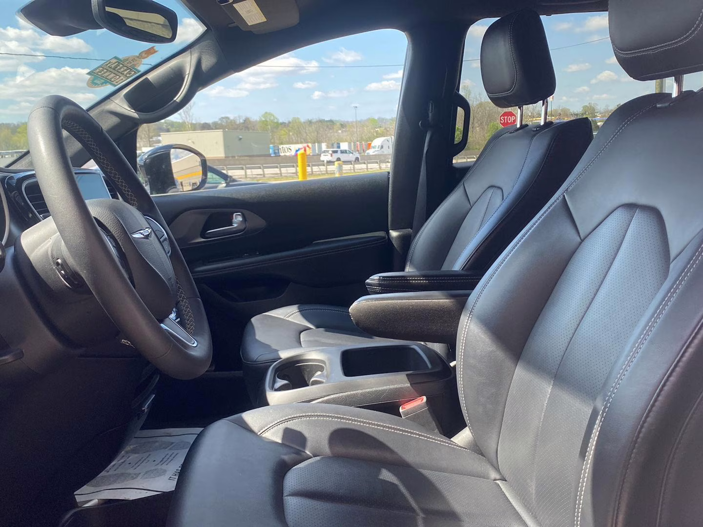 2025 Bright White Clearcoat Chrysler Pacifica Select FWD Van