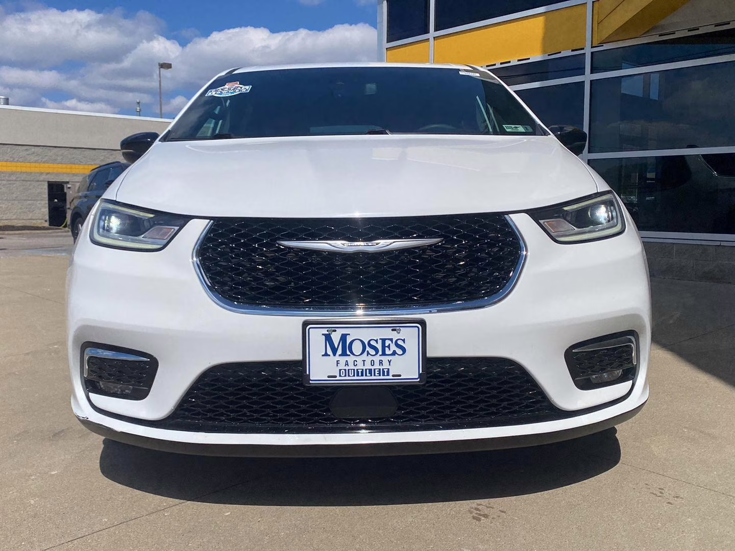 2025 Bright White Clearcoat Chrysler Pacifica Select FWD Van