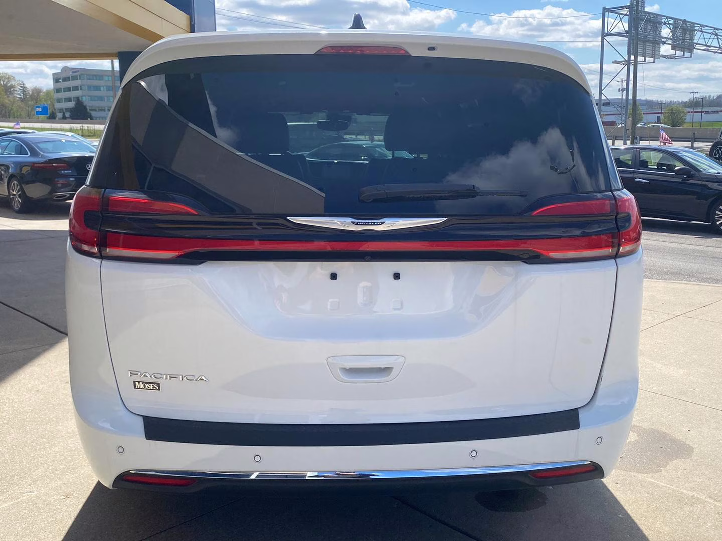 2025 Bright White Clearcoat Chrysler Pacifica Select FWD Van