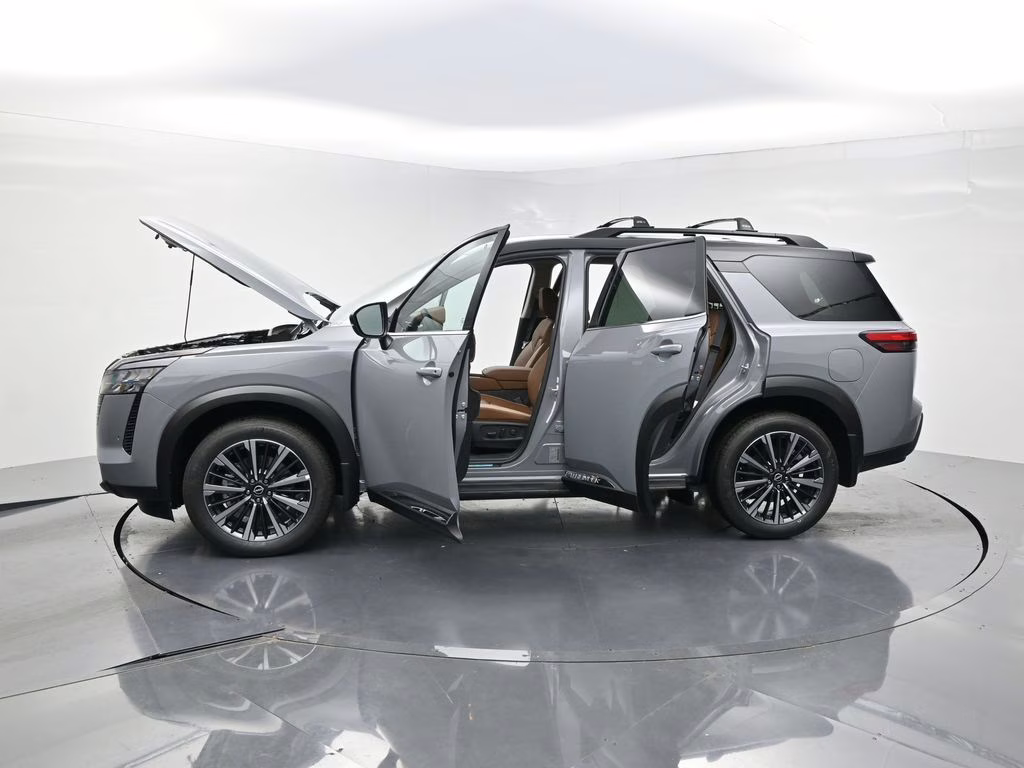 2026 Boulder Gray/Super Black Nissan Pathfinder Platinum FWD SUV