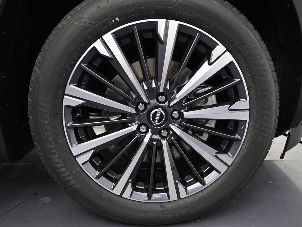 2026 Boulder Gray/Super Black Nissan Pathfinder Platinum FWD SUV