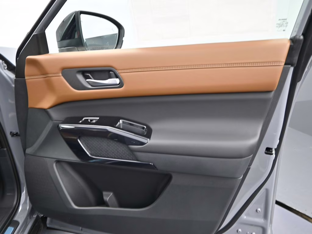 2026 Boulder Gray/Super Black Nissan Pathfinder Platinum FWD SUV