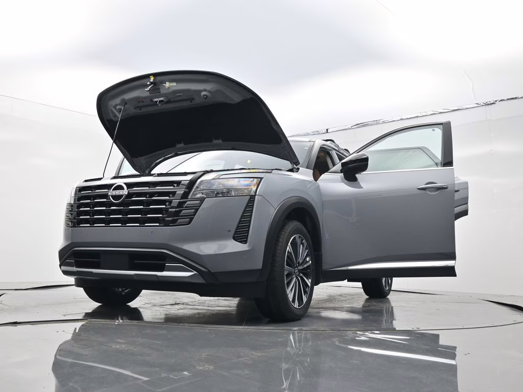 2026 Boulder Gray/Super Black Nissan Pathfinder Platinum FWD SUV