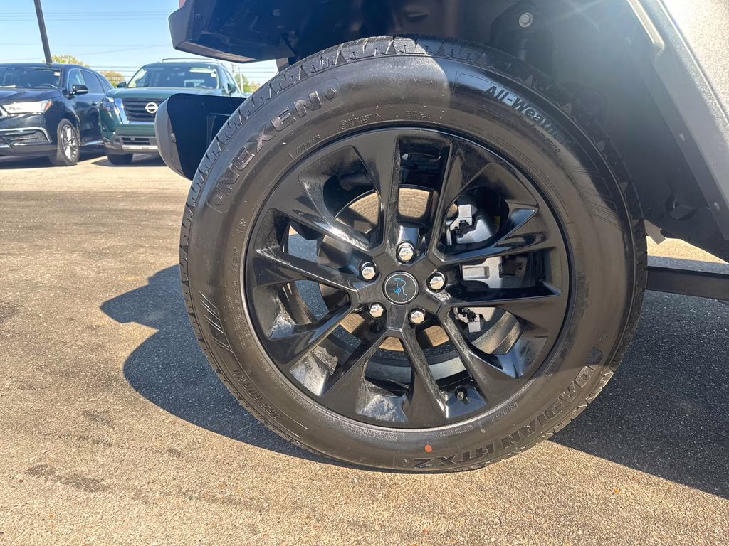 2025 Granite Crystal Metallic Clearcoat Jeep Wrangler Sahara 4xe 4X4 SUV