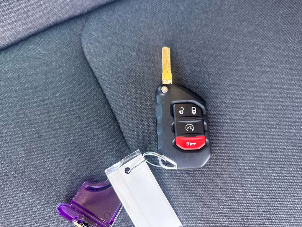 2025 Granite Crystal Metallic Clearcoat Jeep Wrangler Sahara 4xe 4X4 SUV