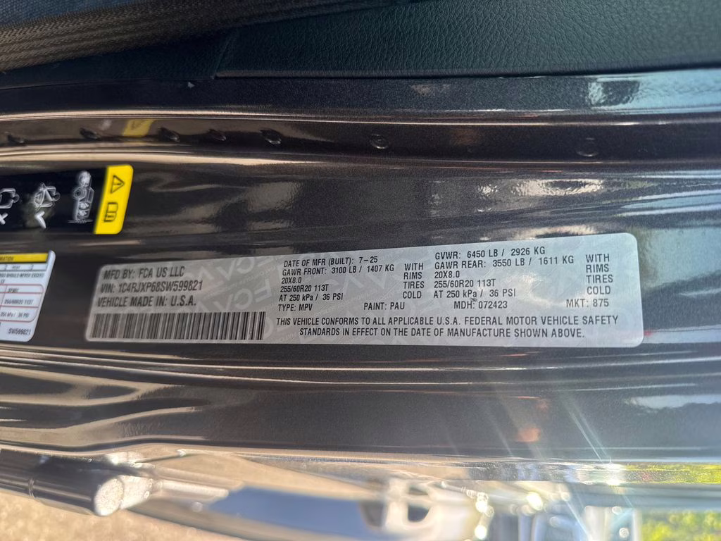 2025 Granite Crystal Metallic Clearcoat Jeep Wrangler Sahara 4xe 4X4 SUV