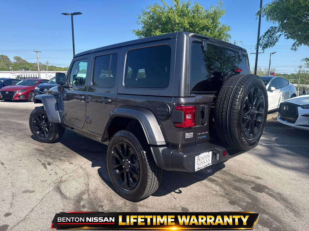 2025 Granite Crystal Metallic Clearcoat Jeep Wrangler Sahara 4xe 4X4 SUV