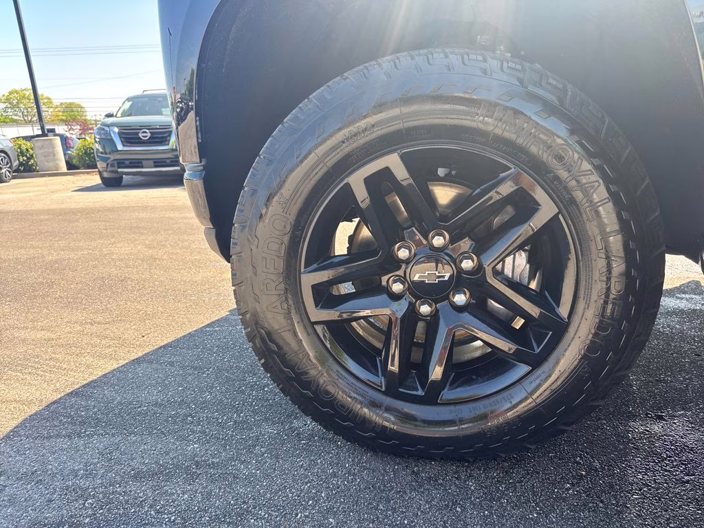 2021 Black Chevrolet Silverado 1500 LT Trail Boss 4X4 Truck