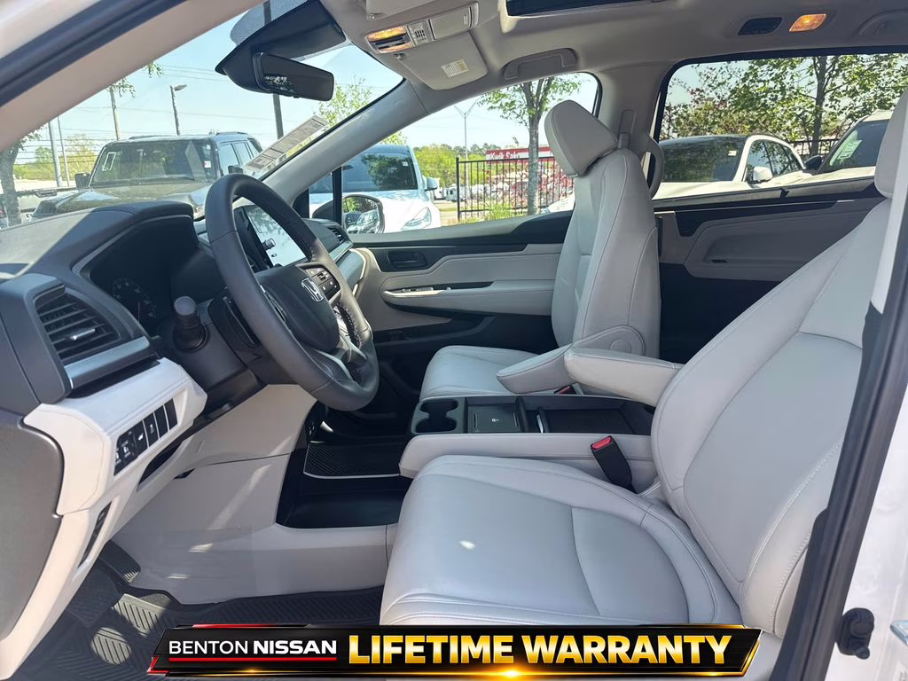 2025 Platinum White Pearl Honda Odyssey EX-L FWD Van