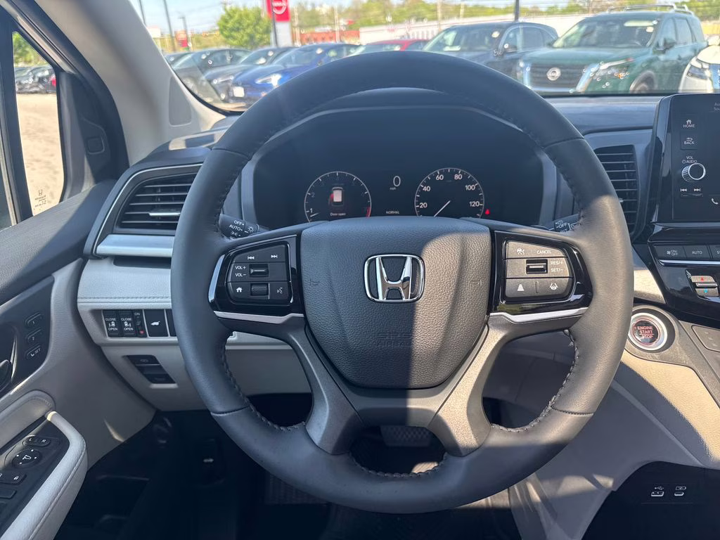2025 Platinum White Pearl Honda Odyssey EX-L FWD Van