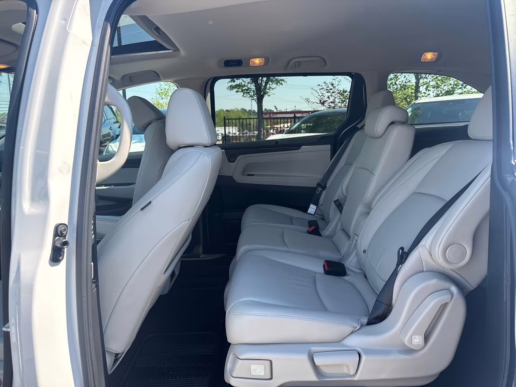 2025 Platinum White Pearl Honda Odyssey EX-L FWD Van