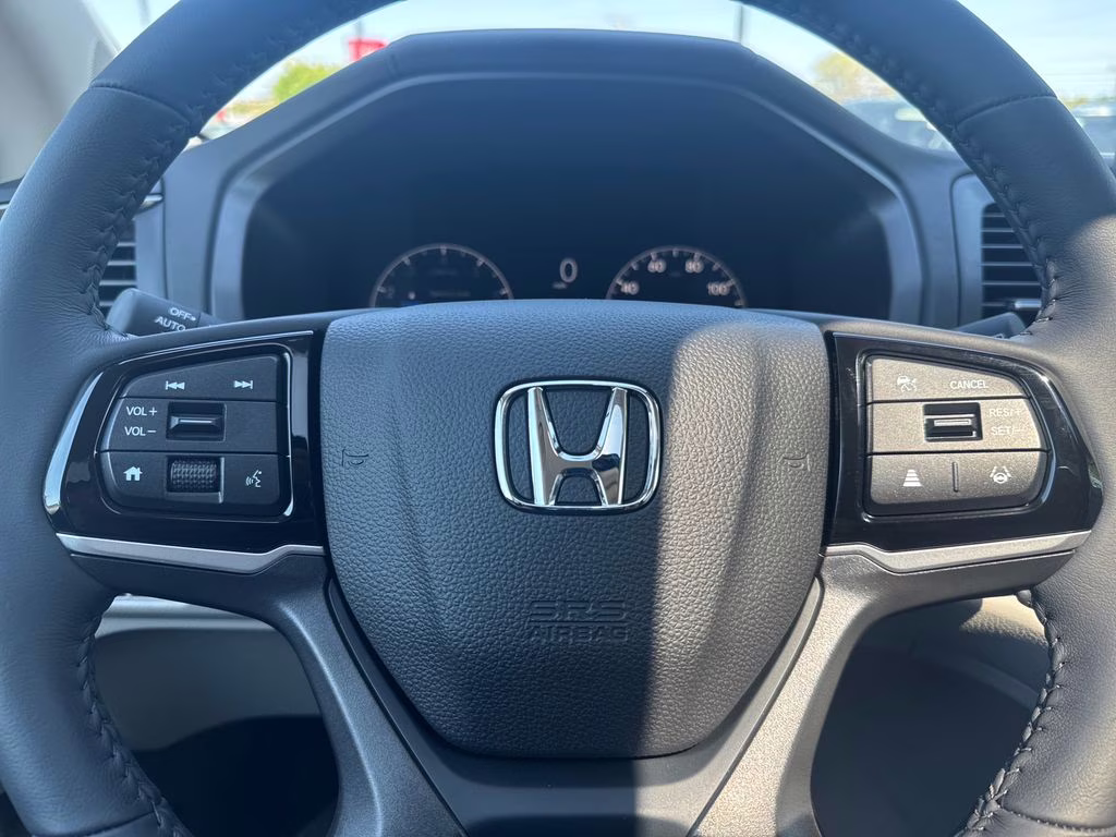 2025 Platinum White Pearl Honda Odyssey EX-L FWD Van