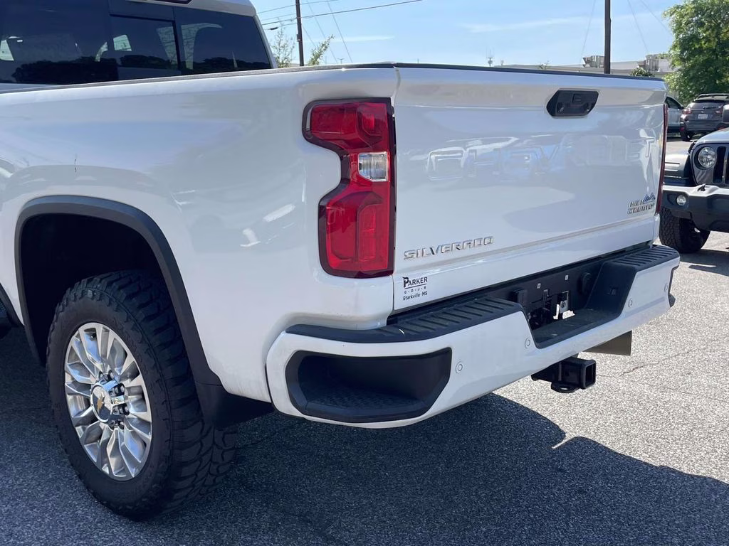 2023 Summit White Chevrolet Silverado 2500HD High Country 4X4 Truck