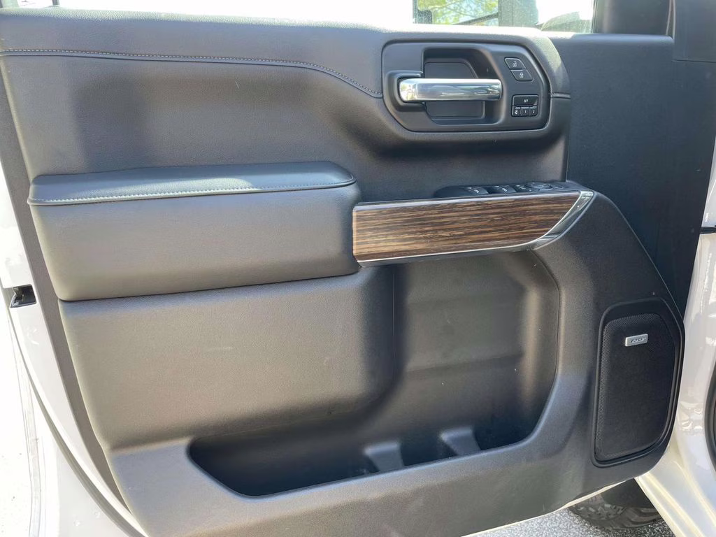 2023 Summit White Chevrolet Silverado 2500HD High Country 4X4 Truck