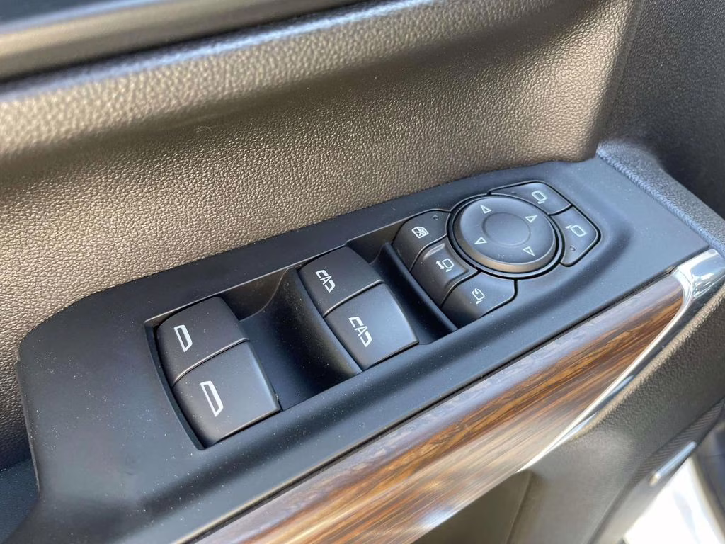 2023 Summit White Chevrolet Silverado 2500HD High Country 4X4 Truck