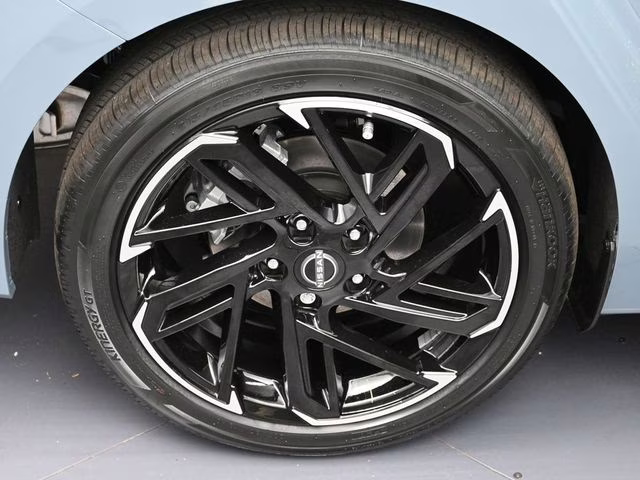 2026 Atlantic Gray Metallic Nissan Sentra SR FWD Sedan